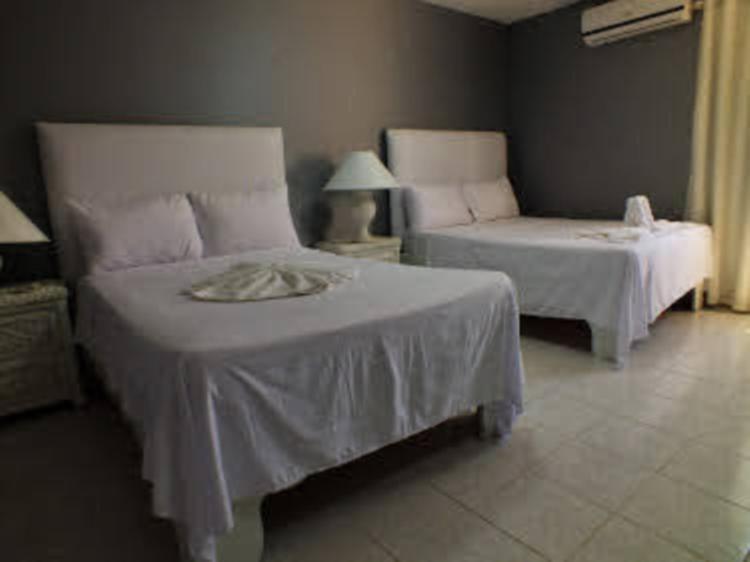 Hotel Maracas ปุนตากานา ภายนอก รูปภาพ